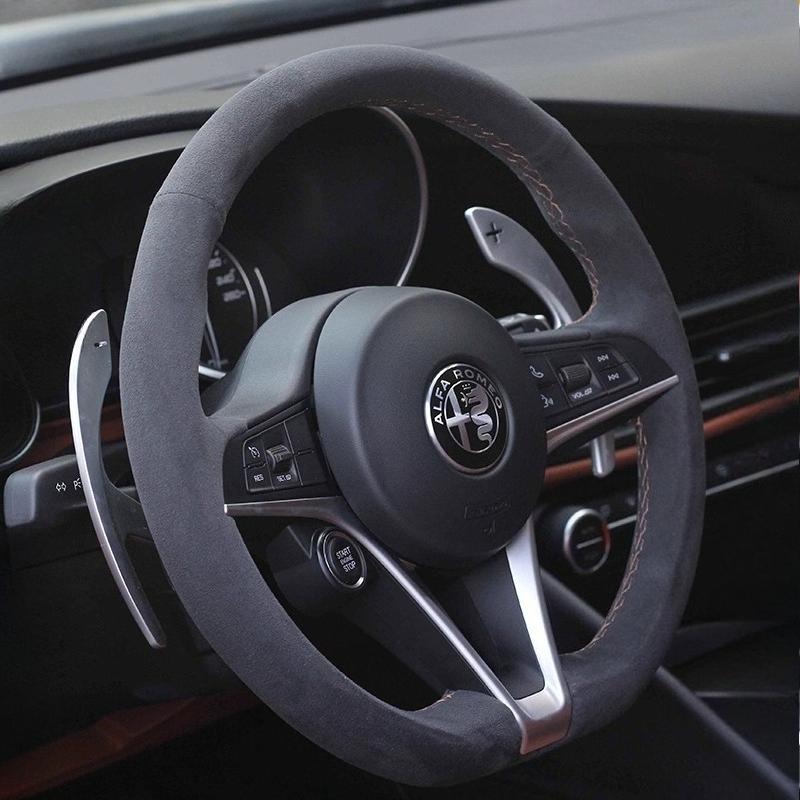 

For Alfa Romeo Giulia 2016 2017 2018 Stelvio 2017 Hand Stitched non-slip suede carbon fibre Car Steering Wheel Cover