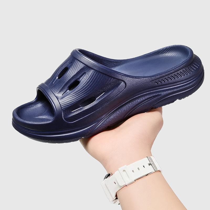 Neue Hausschuhe Herren Sommer Dicksohlige Lässige Herren Sandalen Outdoor Weichsohlige Einriemen-Hausschuhe Trendige Herren Hausschuhe