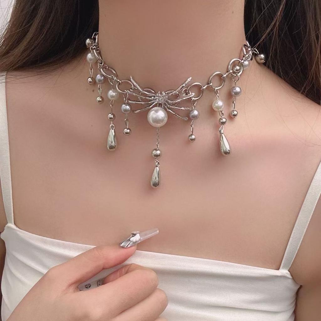 Hollowed-out Butterfly Multi-layer Tassel Pendant Necklace for Women, A Niche Style Layered Choker Chain for Wearing Together