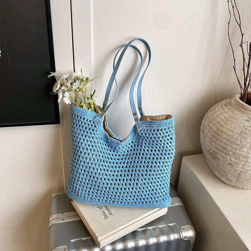 

Large capacity woven bag women s new leisure beach vacation shoulder bag commuter tote bag синий