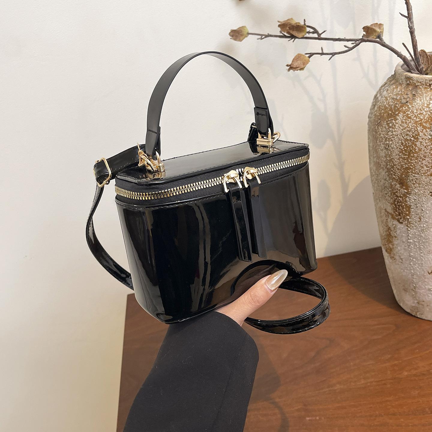 

Korean Style Fashiable Square Box Bag for Women 2026 New Handbag Persalized and Simple Crossbody Bag чёрный