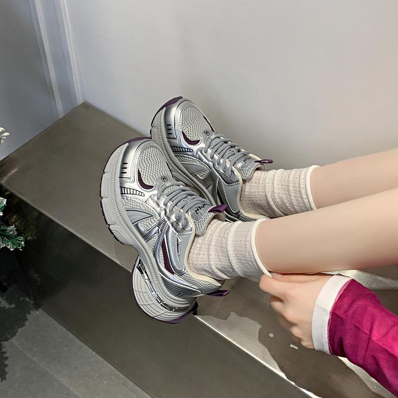 Platform dad shoes women's 2025 autumn new versatile breathable height-increasing muffin shows small feet and light casual sports shoes