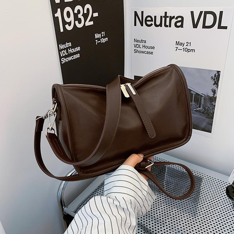 

Модная и повседневная ручная дорожная сумка для женщин, летняя корейская версия, трендовая универсальная портативная сумка для коротких расстояний