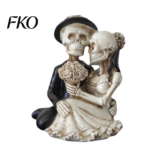 Creative Gothic Collectibles Skeleton Couple Figurine, Spooky Resin Halloween Skull Lover Statue, Day of Secret Room Atmosphere Ornaments The