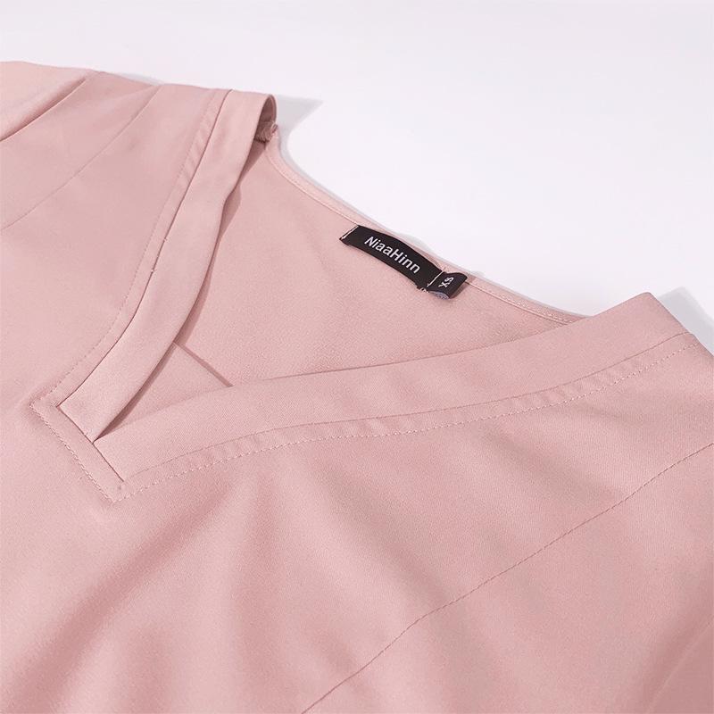 V-neck Women's Hospital Scrub Suit with Short Sleeves and Printed Design