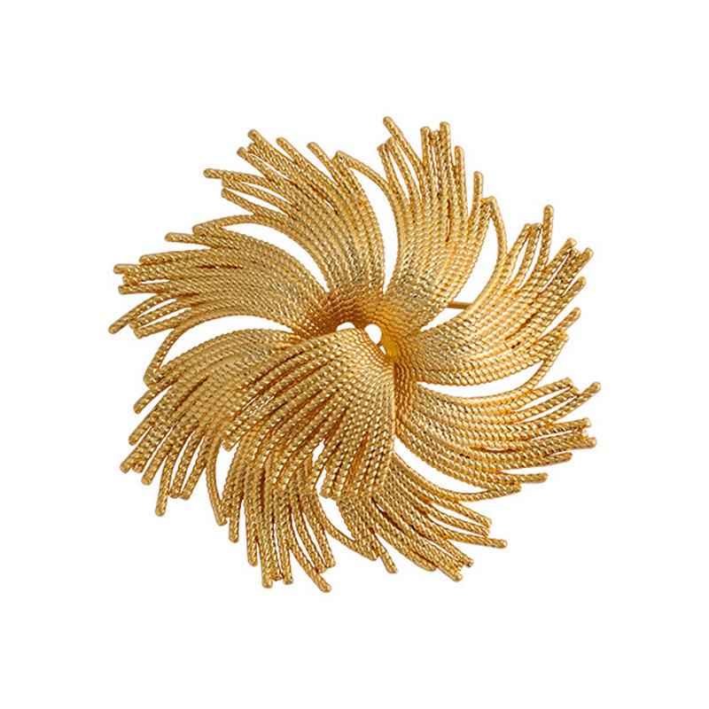 Elegant Gold Firework Brooch: Vintage Metal Pin with Exquisite Retro Design for Women