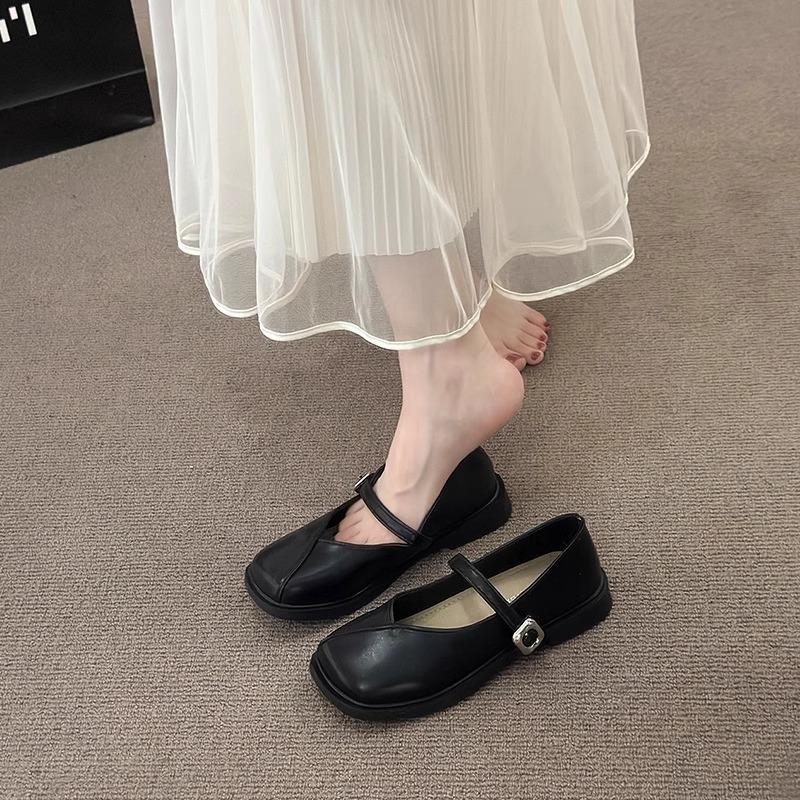 Square-headed fairy wind thick-heeled small leather shoes woman 2025 summer new versatile retro British style with skirt single shoes woman