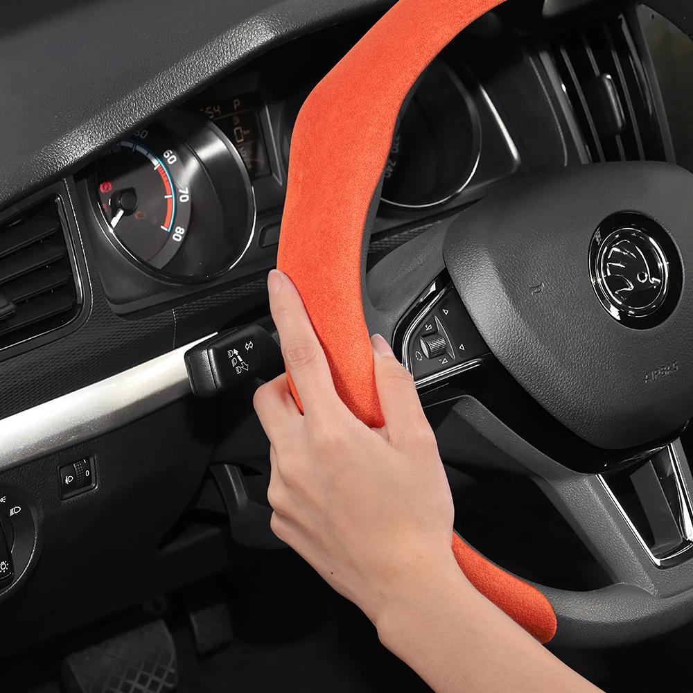Suitable for Skoda Premium Suede Snap-On Steering Wheel Cover, Non-Slip and Durable, Round and D-Shaped Steering Wheel Available for Octavia 