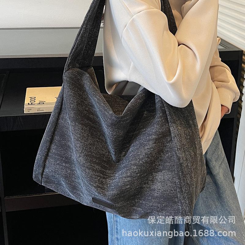 Canvas bag women's large capacity 2025 new autumn and winter leisure relaxation shoulder shopping bag class tote bag