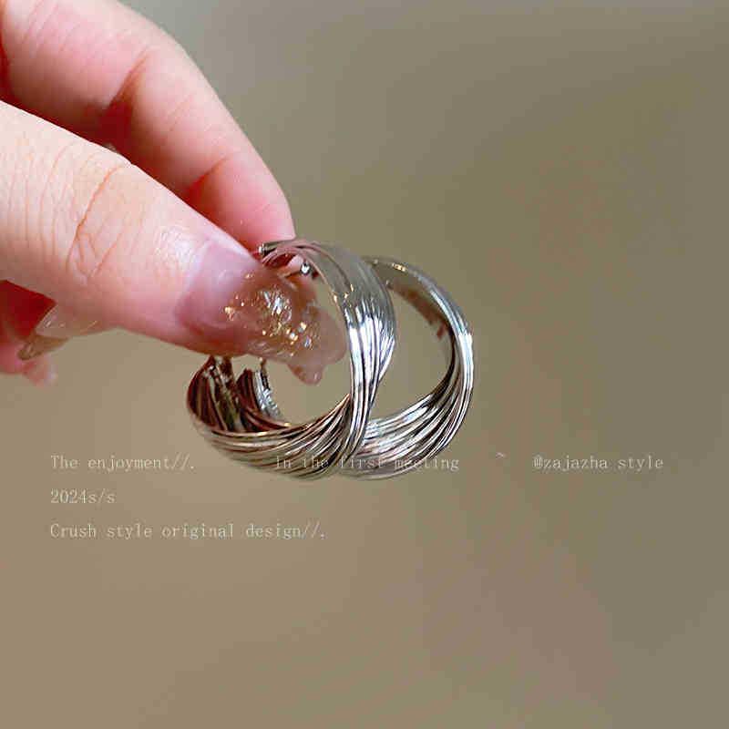 2025 Trendy Large Earrings: Simple, Cool, Versatile - Perfect for Round Faces