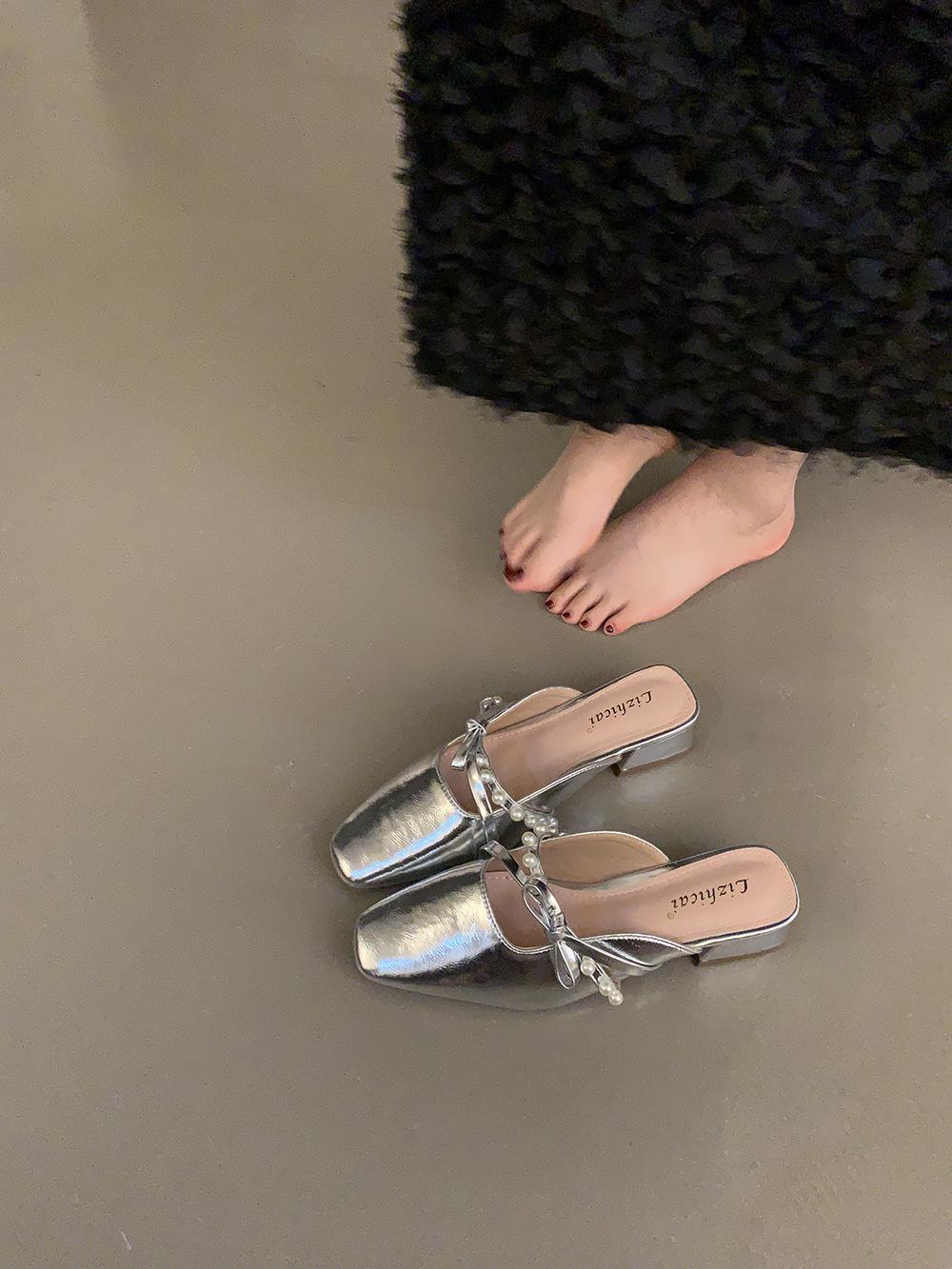 

Silver bag head half slippers outer women s shoes summer 2025 new French pearl light mouth thick heel temperament single shoes 40