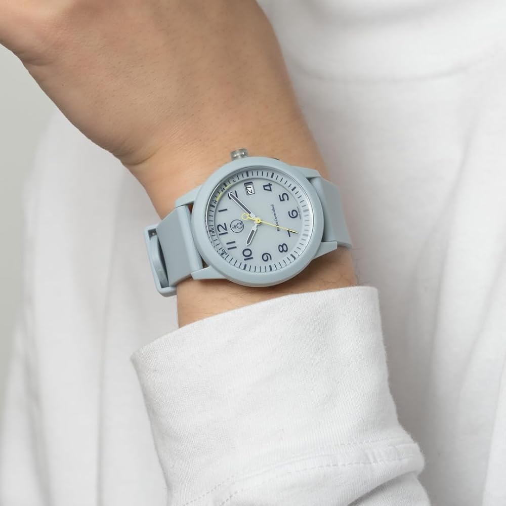 Citizen Q&Q Smile Solar Klocka, Radiostyrd Solcellsdriven, Analog, 10 ATM Vattentålighet, Datumvisning, Polyuretanarmband, Ljusblå, D08A-005VK, M