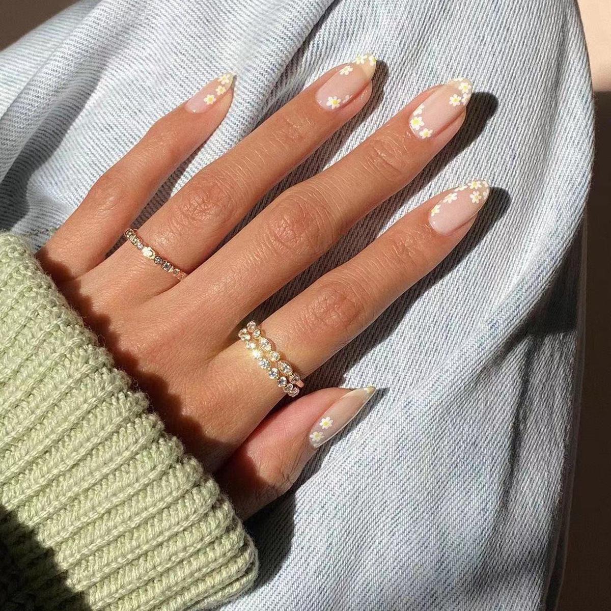 Elegant Floral Wearable False Nail Stickers