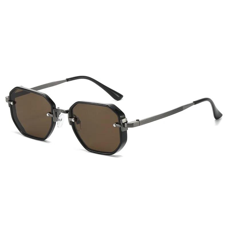Oversized Retro Punk Sunglasses for men Business Stylish Travel Driving UV400 Protection Plastic Eye-Protecting Sunglasses