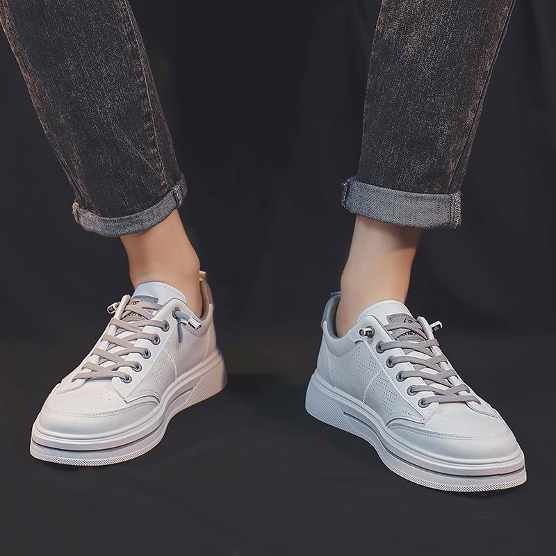 Primavera e Outono Novos Sapatos All-Match de Couro Branco Tendências Masculinas Casuais Leves e Antiderrapantes Sapatos Esportivos Masculinos