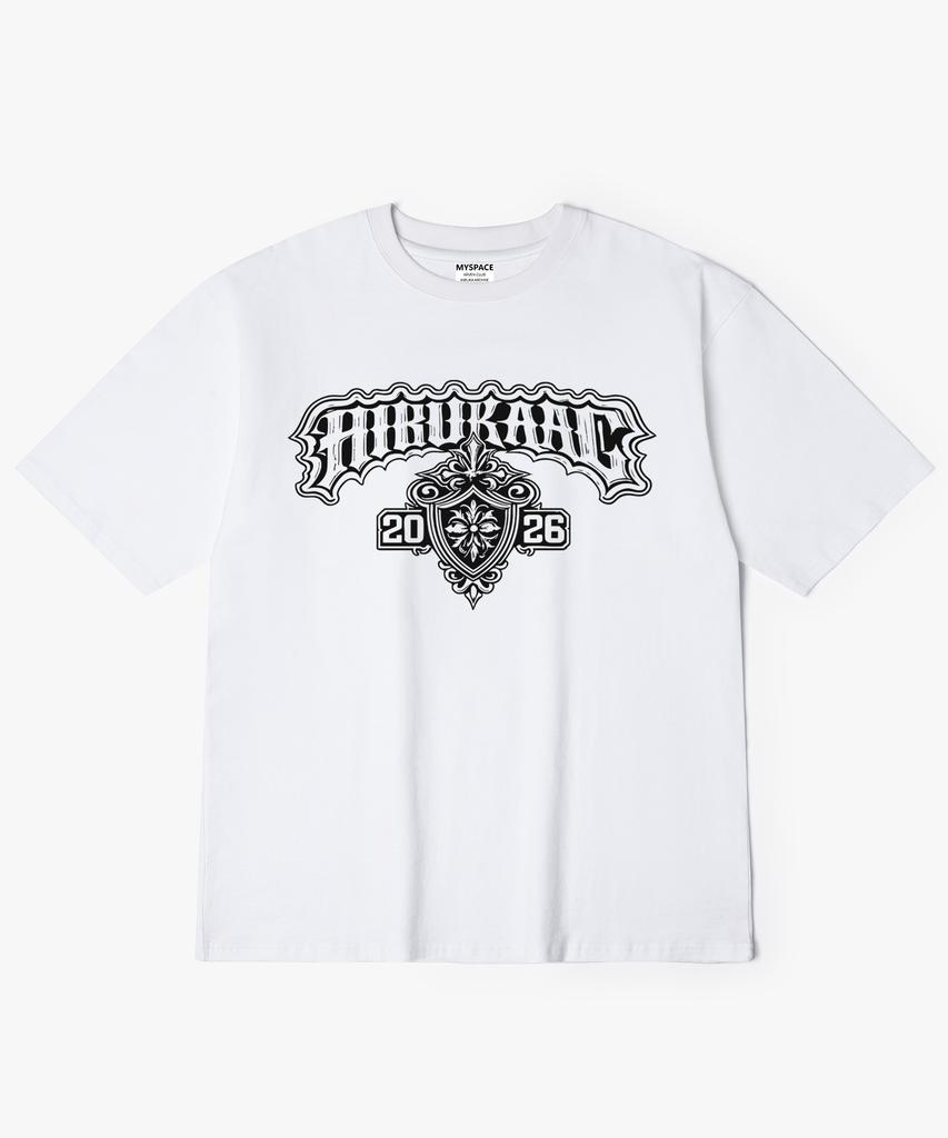 Hilukaakaibeu Crest Graphic Short Sleeve T-Shirt