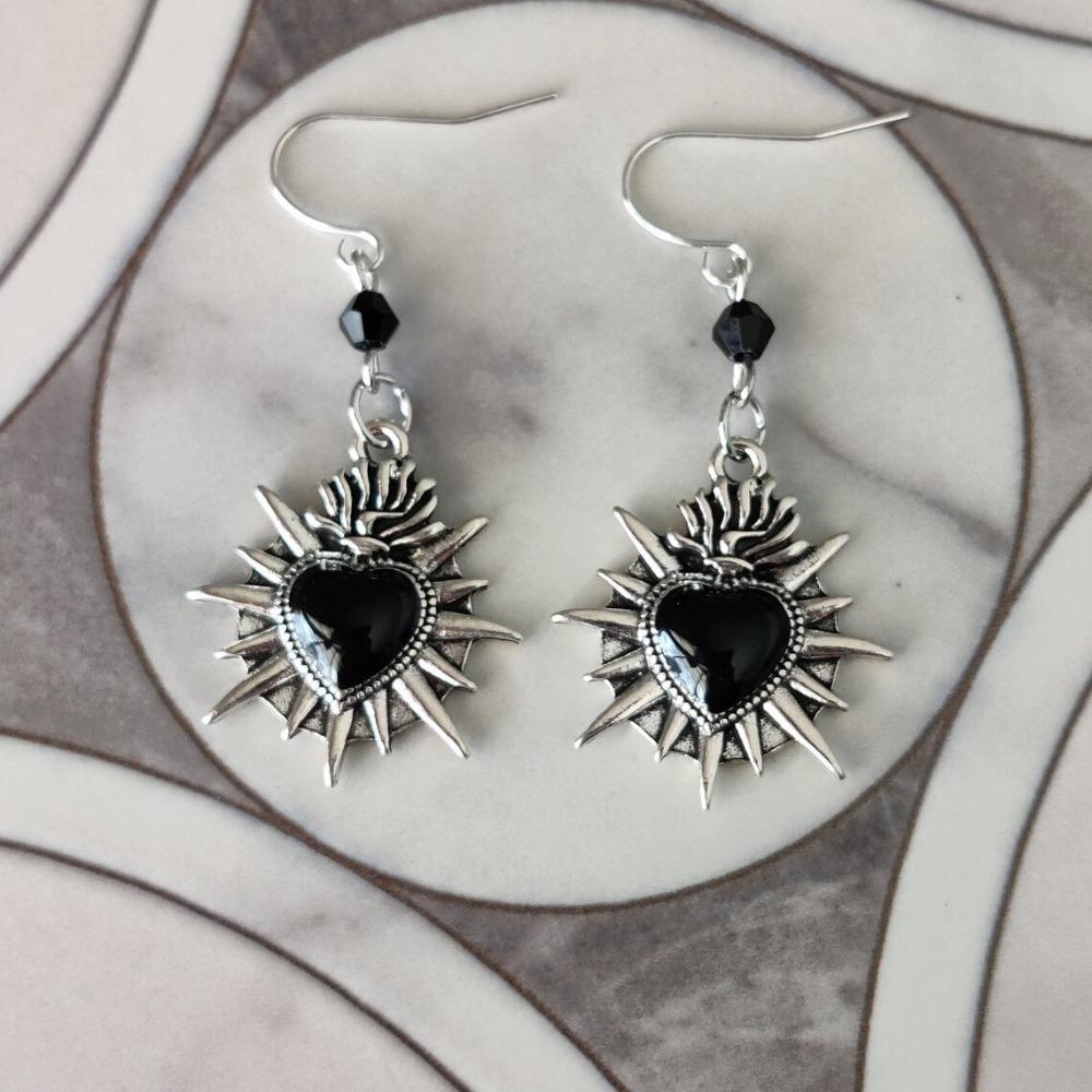 Gothic Retro Sliver Color Flame Sacred Heart Talisman Black Heart Shape Dangle Earrings for Women Hallowmas Party Jewelry Gifts