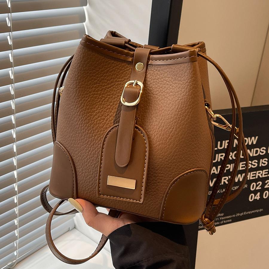 Fashion Bucket Bag Women's New Versatile Shoulder Bag Commuter Women's Bag