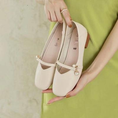Neue französische Mary-Jane-Schuhe weiches Leder Frühling neuer quadratischer Kopf weiche Sohle Temperament flache Öffnung Einzel-Schuhe