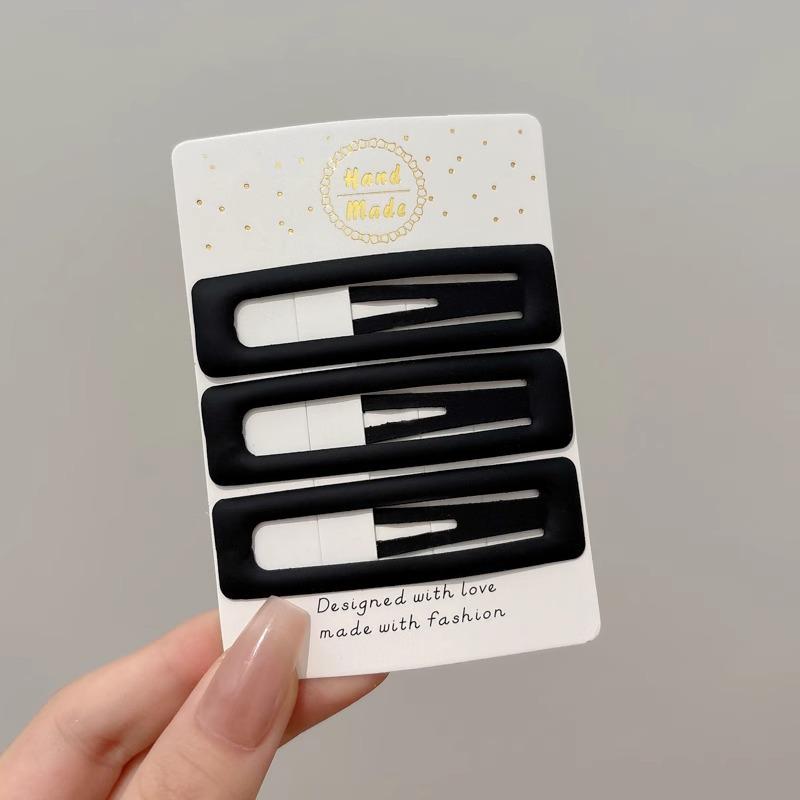 Elegant Black Metal Hair Clip for Women - Forehead, Bangs, Duckbill Style