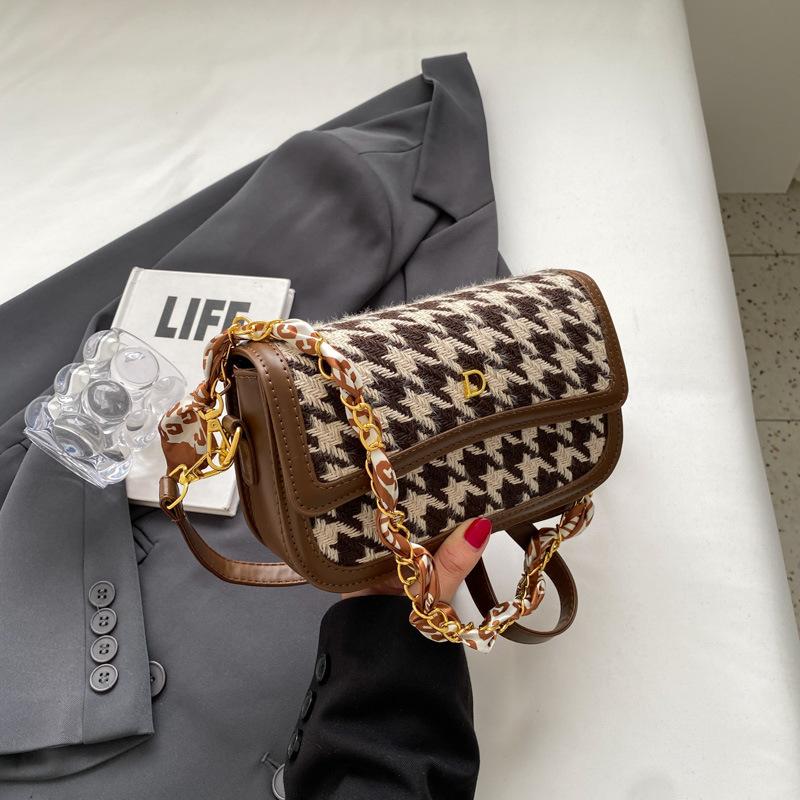 Autumn and Winter New Niche Design Contrasting Color Small Square Bag Versatile Single Shoulder Oblique Span Women's Bag