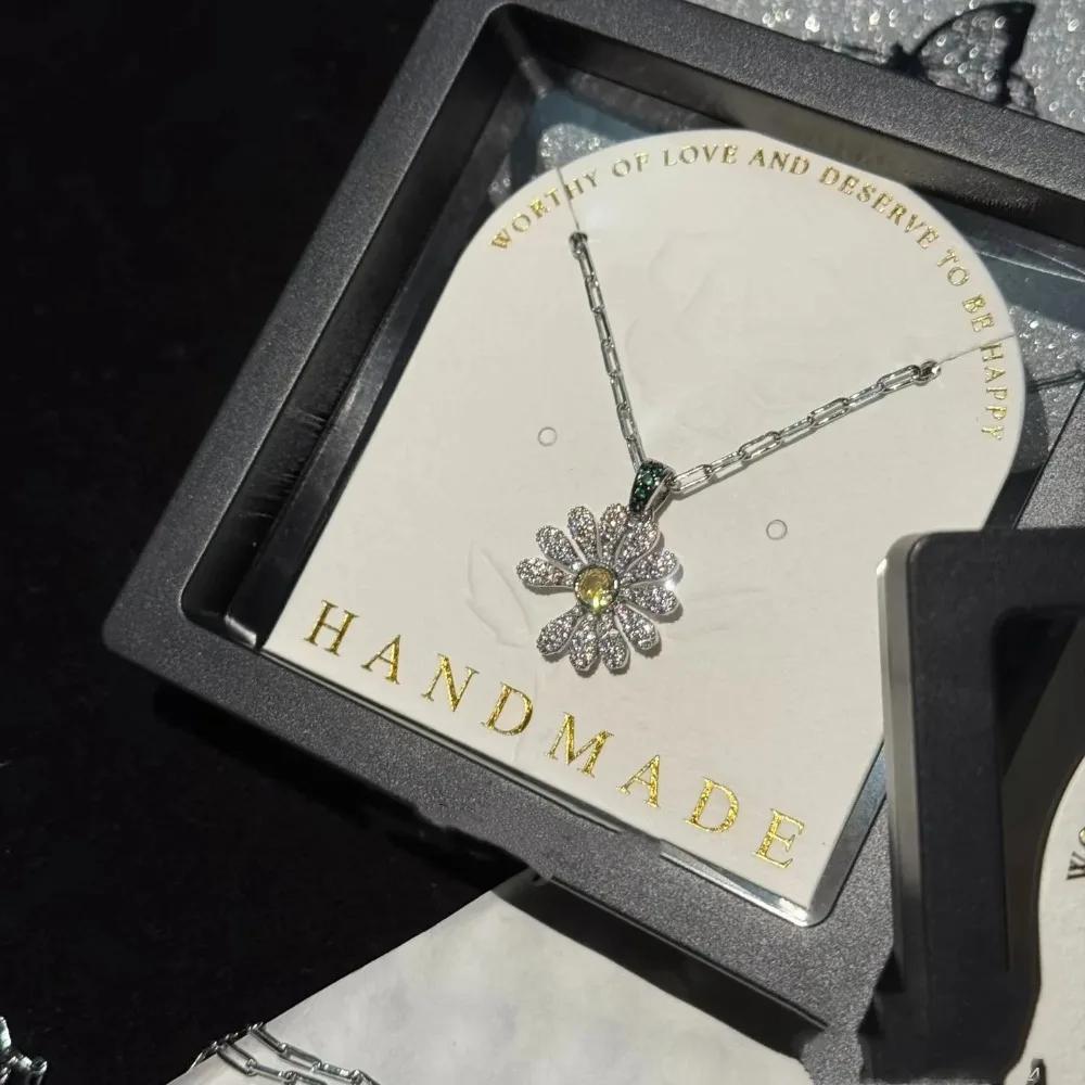 A 880818 GD Style Collana Kpop Idol Caldo G-DRAGON Stile Uguale Ufficiale Collana con Intarsi di Diamanti Nuova Collana Margherita