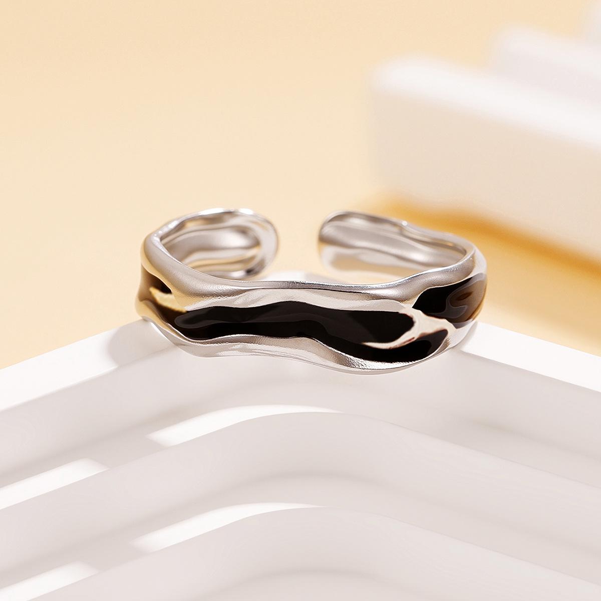 Retro Baroque Black and White Enamel Stainless Steel Ring for Women