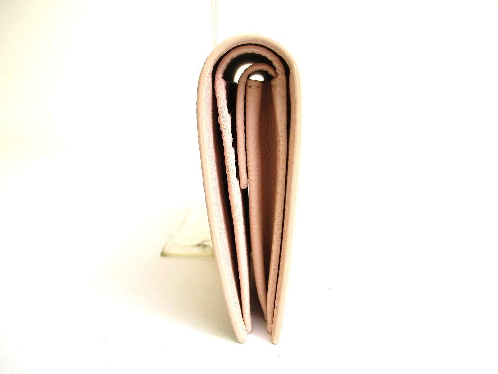 Authentic Salvatore Ferragamo Gancini Flower Motif Leather Bifold Wallet #b132  Open box