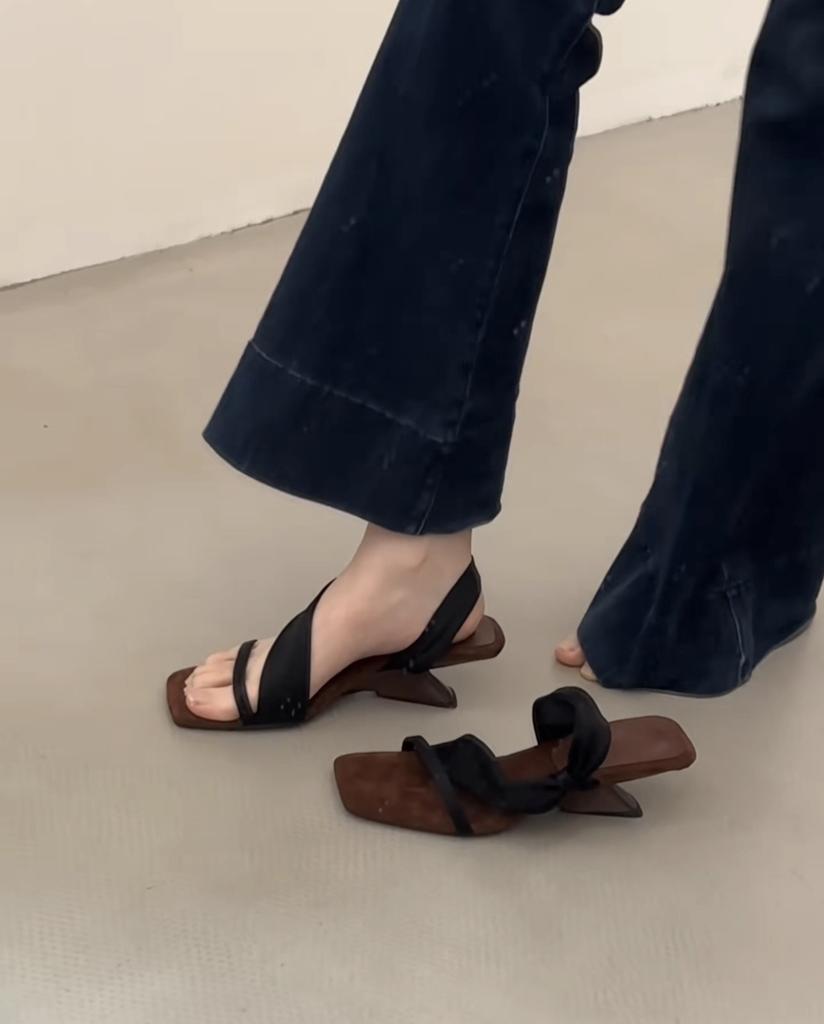 Color Matching Retro Spice Girl Style! Square Head Suede One-Word With Wedge Heels Slippers Women'S Summer Open-Toed High-Heeled Sandals