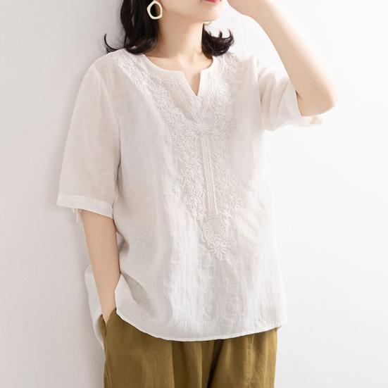 Women Tops V-Neck Short Sleeve Embroidery Flower Pattern Pullover Tops Solid Color Loose Fit Casual T-shirt Daily Wear