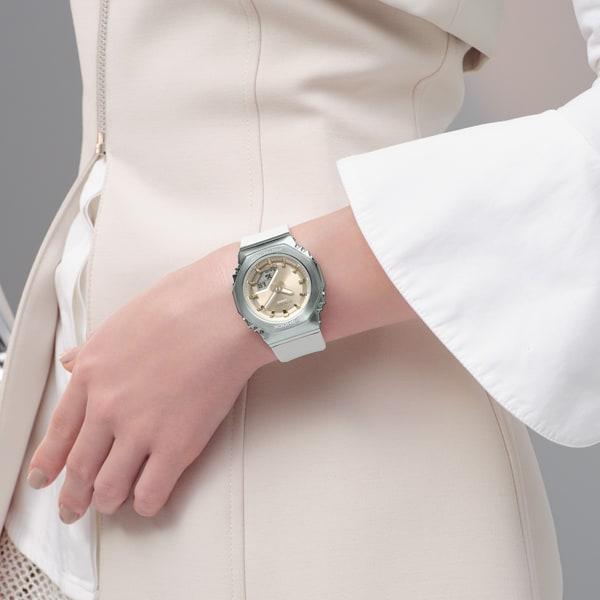 Casio Women's G-SHOCK GM-S2110-7A9JF [G-SHOCK Minimal Design] Round Watch White Digital Analog