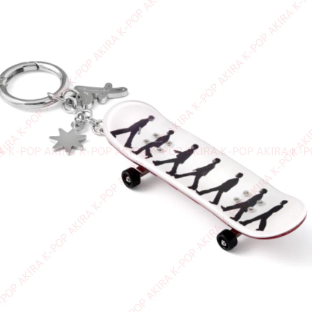 

BTS Світовий Тур ARIRANG Офіційний Мерч ЯПОНСЬКИЙ ОБМЕЖЕНИЙ MD (White) Skatebord Keyring