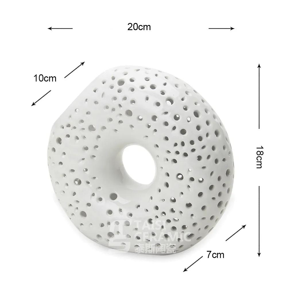 Pure White Ceramic Ginger Jar Openworked Jar with Lid Modern Dried Flower Vase Multipurpose Storage Tank Home Decor Accessories