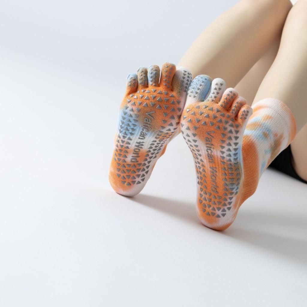 Autumn and Winter Tie Dye Yoga Five Finger Socks for Women New Style Anti Slip and Sweat Absorbing Mid Tube Pilates Socks Personalized and Versatile