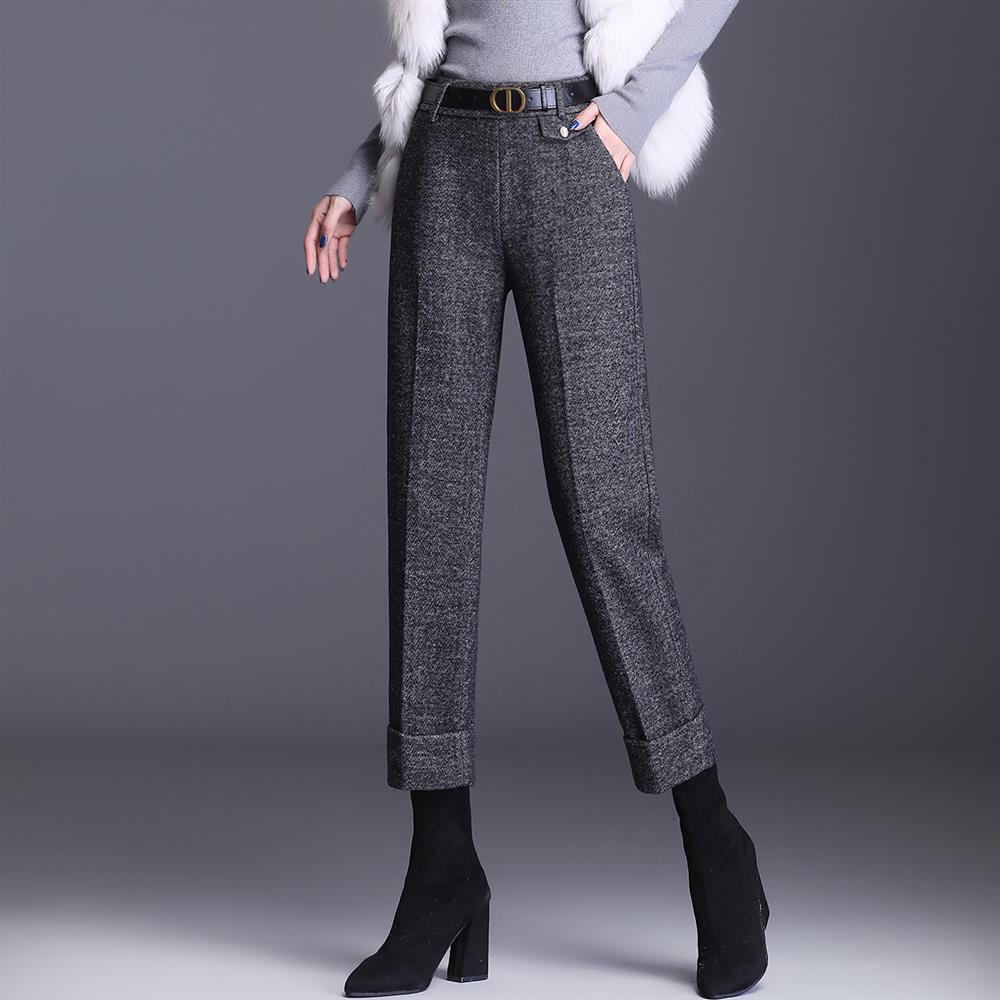 

Thickened 2025 Women s Woolen Cropped Bootcut Pants - Trendy Straight-Leg Winter Eight-Point Style. S