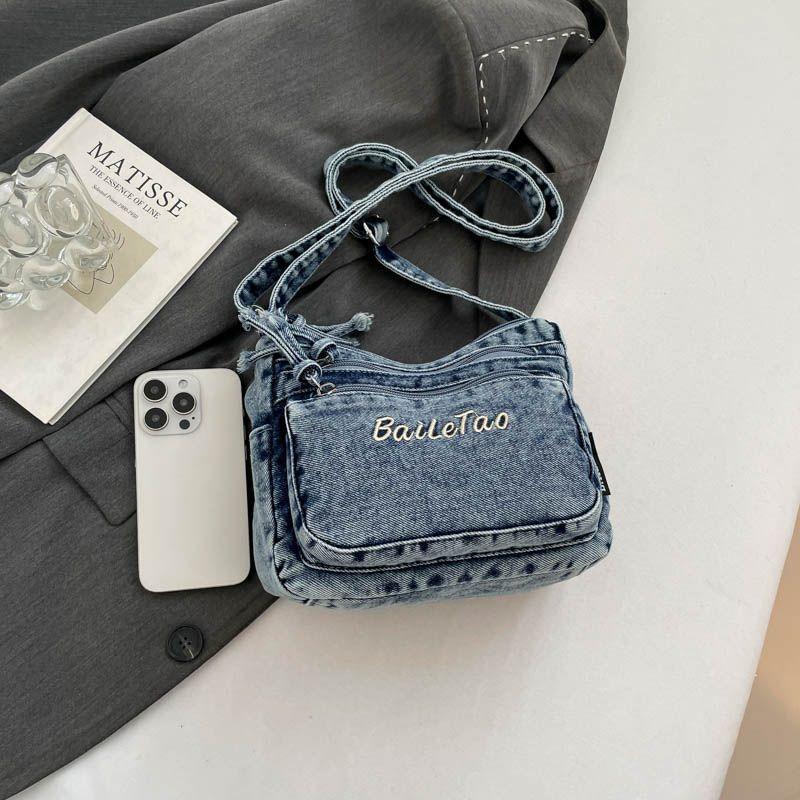 This Stylish and Stylish Small Square Bag Is A Simple and Elegant Single-shoulder Crossbody Bag for Women