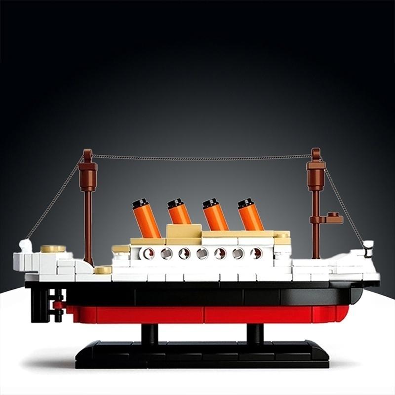 194PCS DIY Titanic Ship Building Blocks  Kids Toy Gift