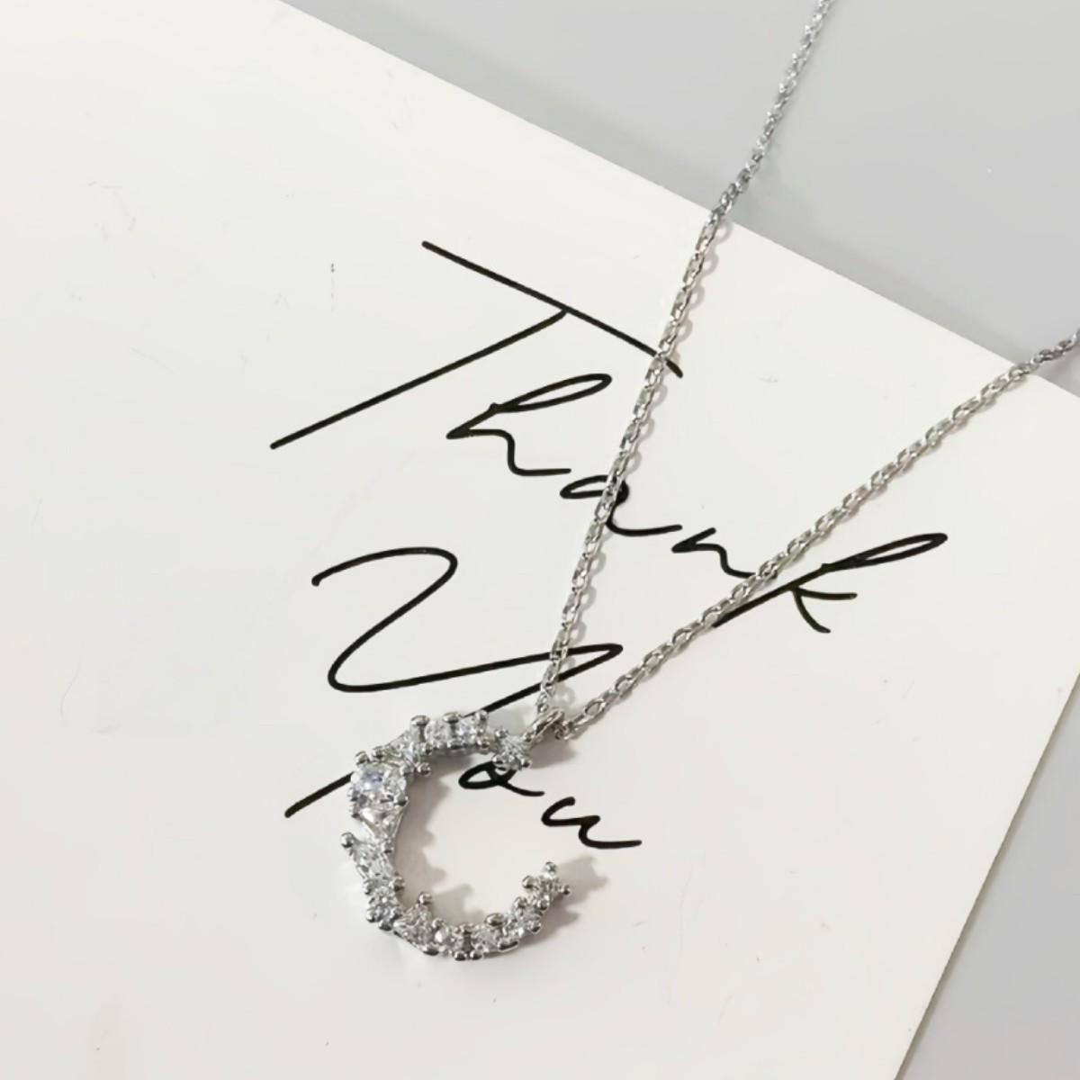 Elegant Crescent Zircon Necklace: Dreamy Starlight Shimmering Romantic Accessory