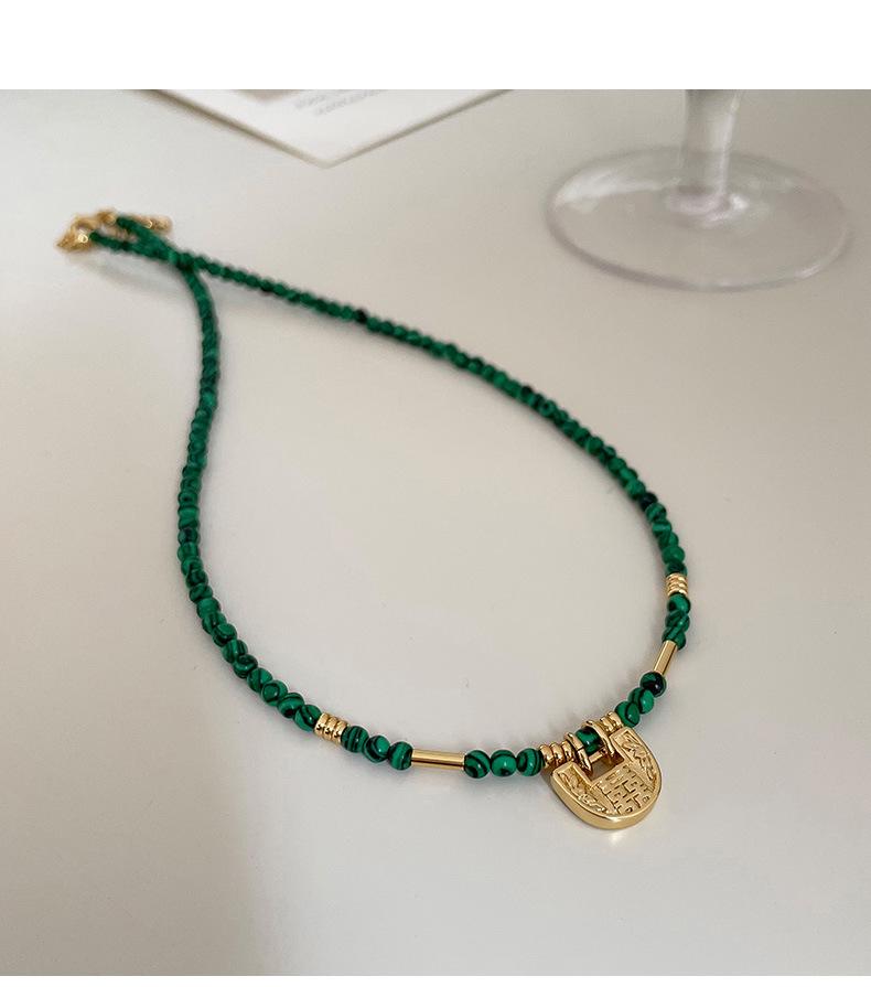 Elegant Retro Spinel Beaded Clavicle Necklace for Women