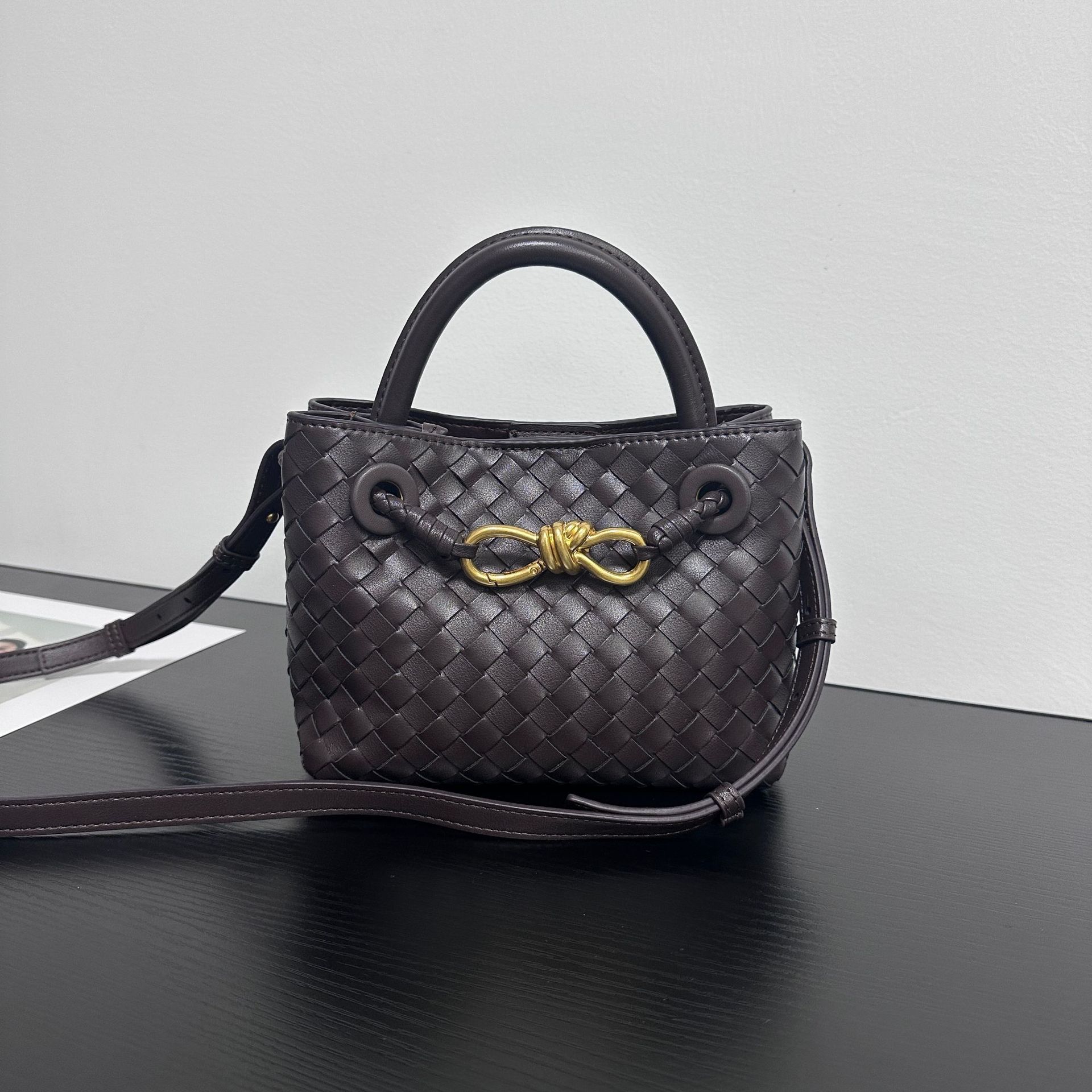 Popular, new metal rope buckle woven tote bag, shoulder messenger bag, mini factory wholesale кофейный