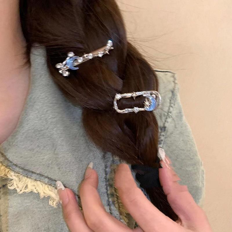 Pince à Cheveux Lune Étoile Strass Y2K Bleu Argenté Alliage Pince à Cheveux Filles Zircon Étoile Pince Crocodile Pinces Latérales pour Frange Accessoires