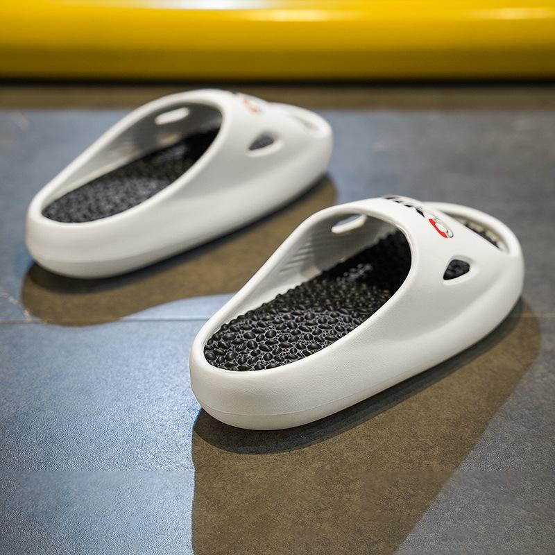 

Summer men s new outer slippers trendy home fashion thick bottom soft bottom Korean version men s bath sandals 45 білий