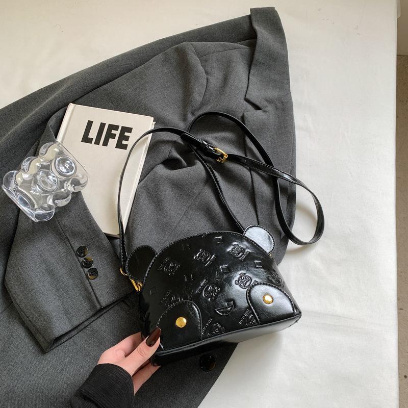 Premium simple commuter portable small square bag women's 2025 new fashion versatile niche design messenger bag
