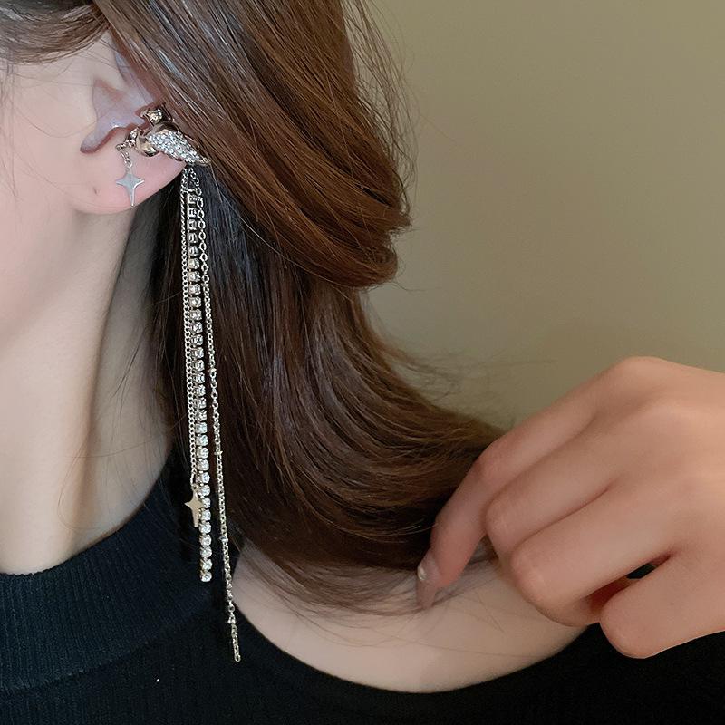 Clipsuri de urechi cu ciucuri Stea Pegasus cu strasuri metalice - Cercei eleganți high-end pentru femei