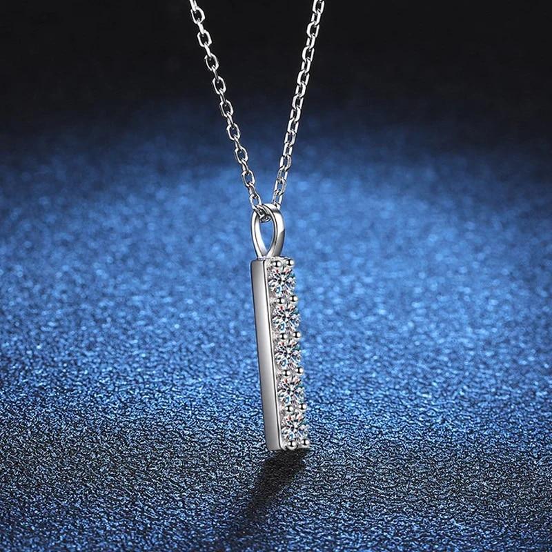 D-Farbe 0,5 Karat zertifizierter Moissanit-Anhänger mit hervorragendem Schliff für Frauen, S925-Sterlingsilber-Halskette, eleganter, glänzender Diamantschmuck