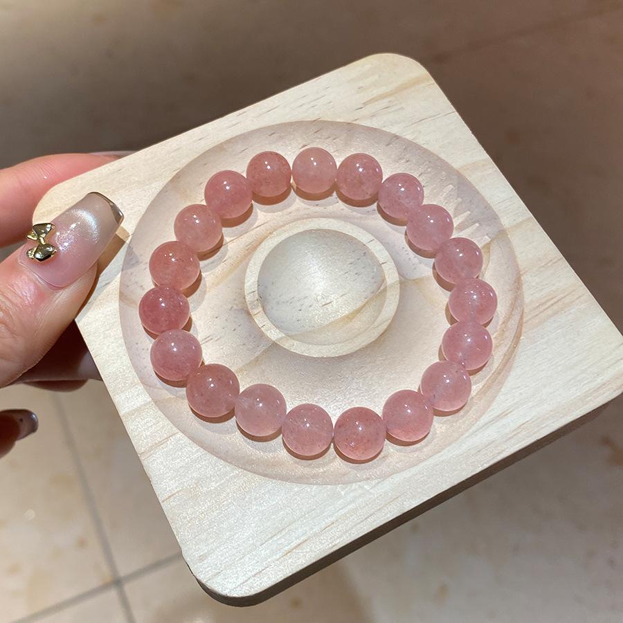 Fresh and Sweet Natural Strawberry Crystal Bracelet Women's Simple High-end Bracelet Fashionable Versatile Gift Hand Jewelry
