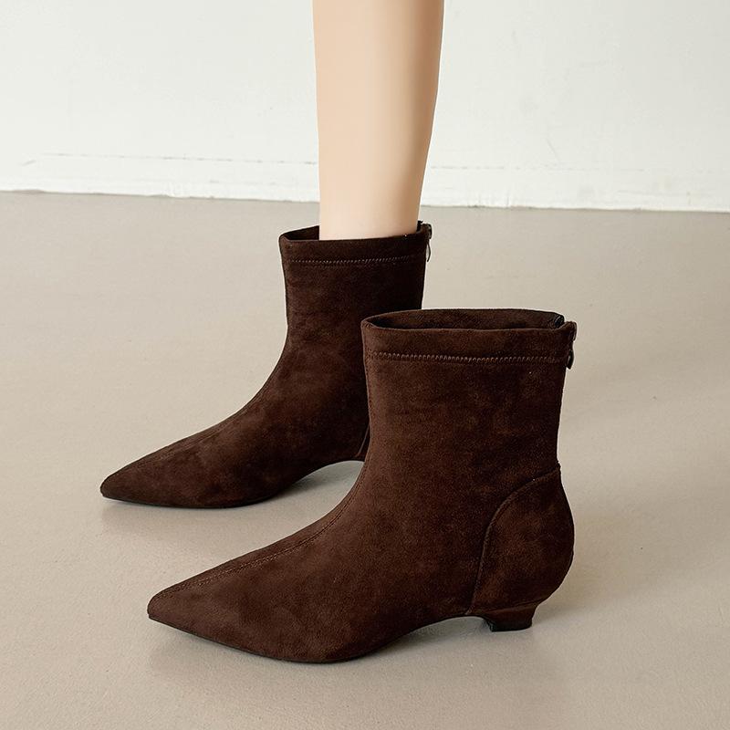 

Pointed short boots women s autumn new inner height-increasing boots versatile advanced thin boots 35 коричневый
