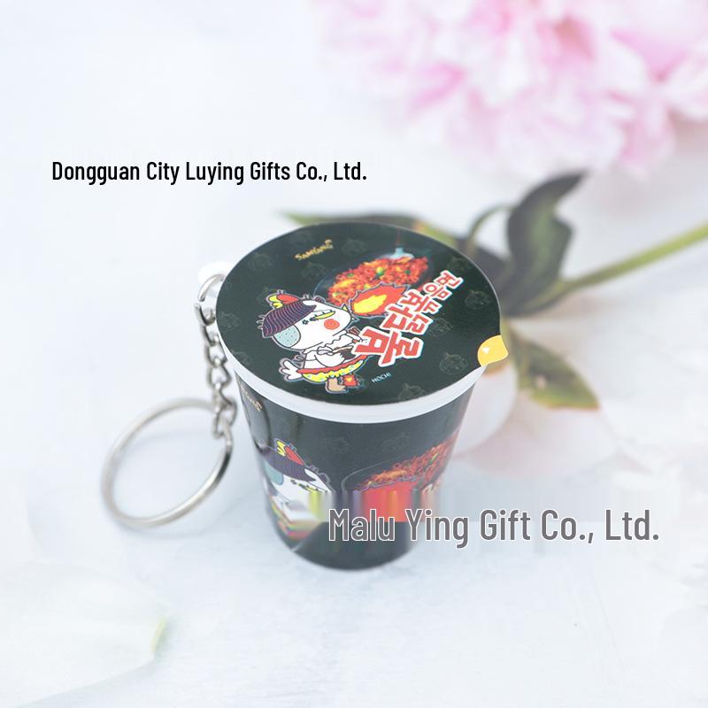 Miniature Gold Ramen Bowl Keychain: Fun Simulation of Korean Fire Chicken Noodles Pendant Toy