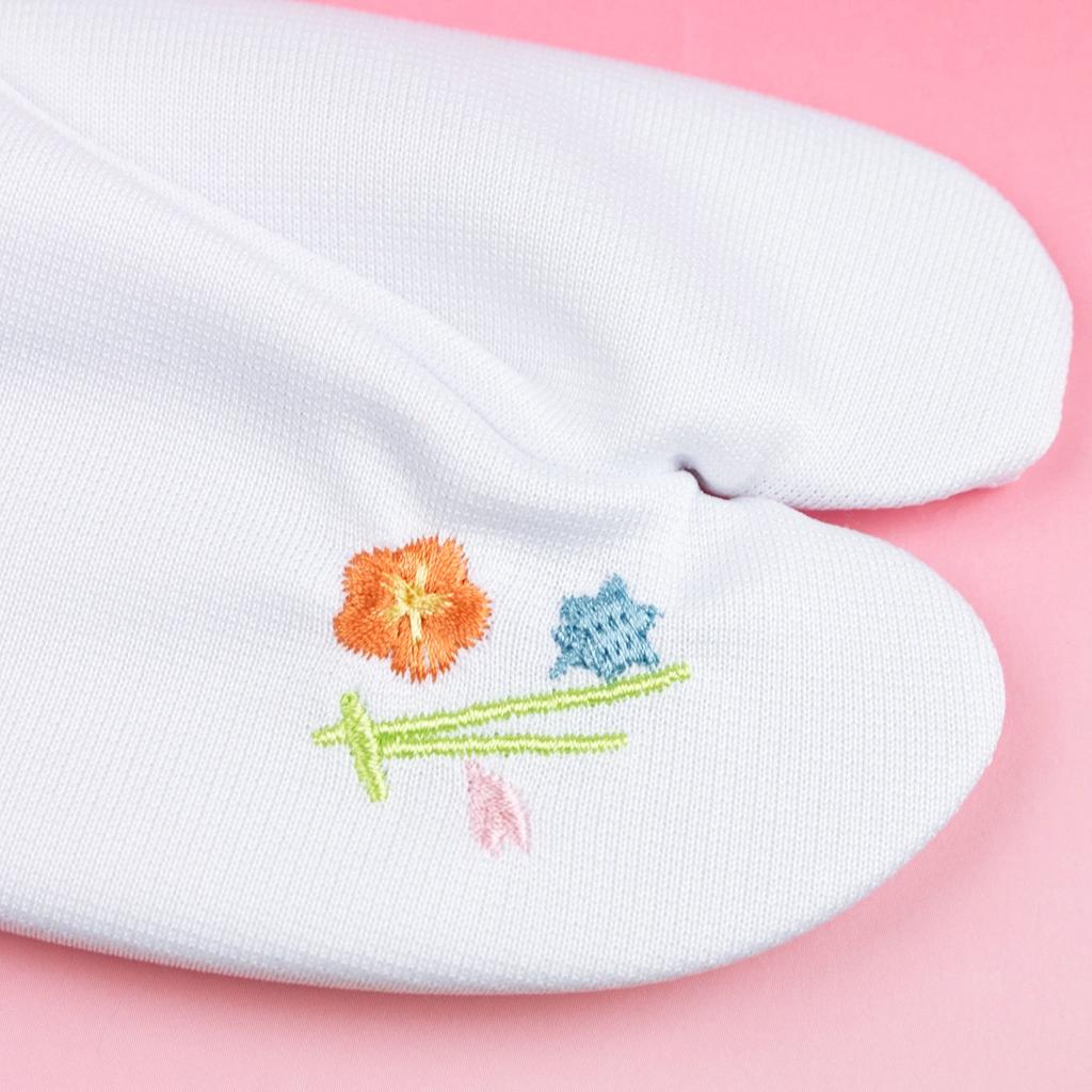 KYOETSU Embroidered Tabi Socks with Japanese Pattern and Tabi Covers Women's Non-Slip (Sizes 13-14cm, A. Fukiyose)
