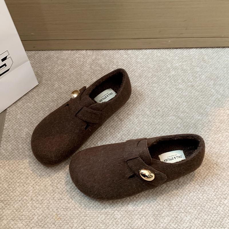 

Fleece women s woolen bag head lazy shoes, wearing single shoes outside, widening and fattening large size women s shoes 35 коричневый